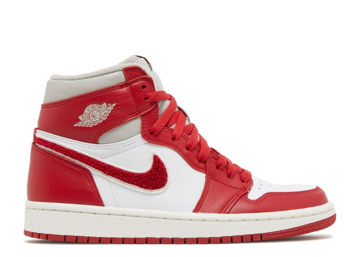 Jordan 1 (W) "Varsity Red" 2022