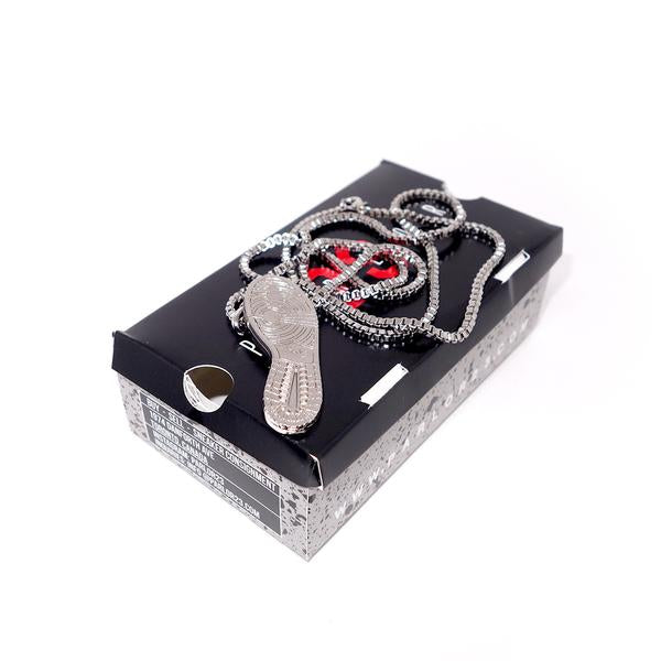 Parlor 23 "Sole" Pendant & Micro Book Link Chain