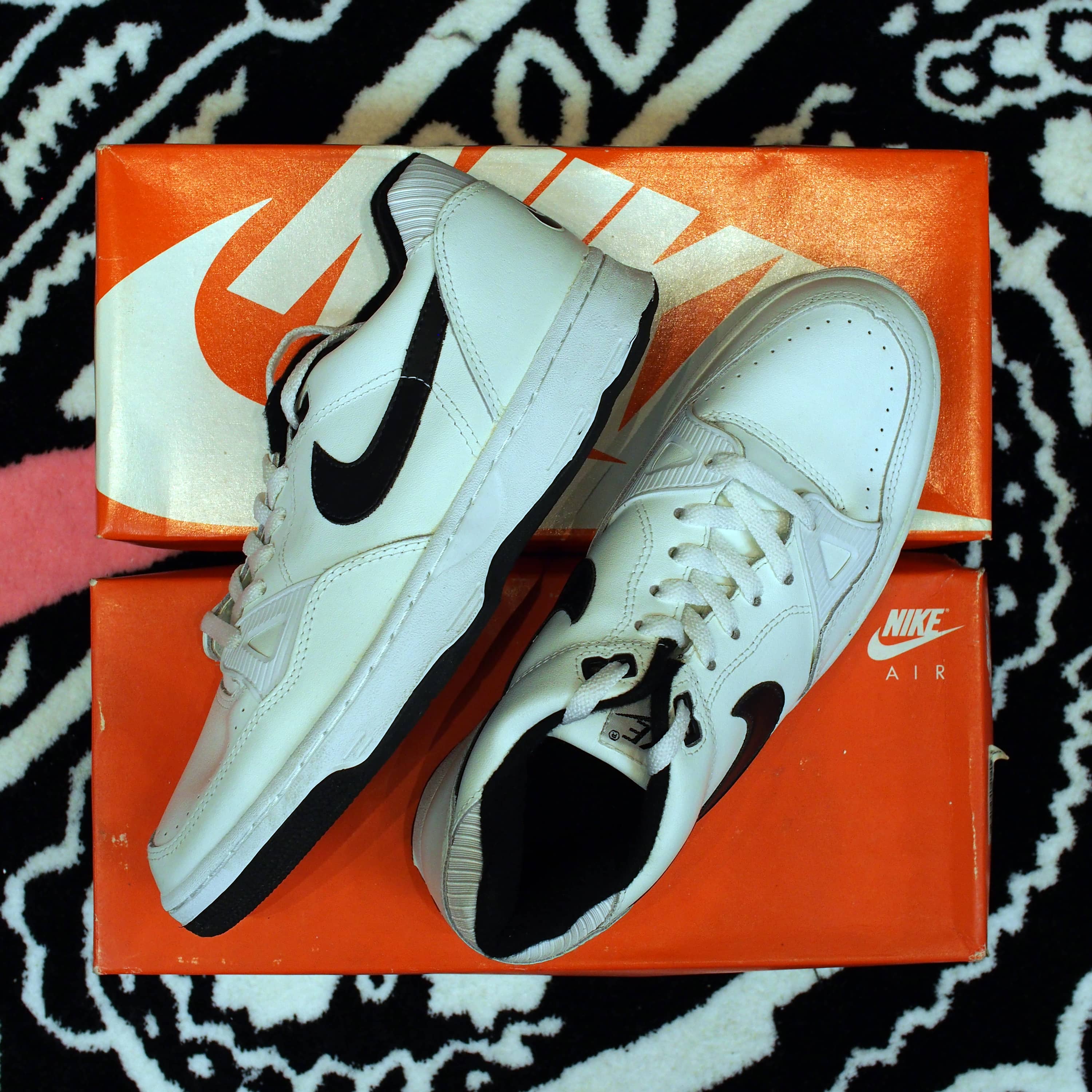 Nike Modele Front Court Low  "White/Black" 1988